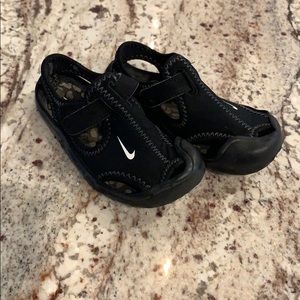 Toddler boy Nike sandals